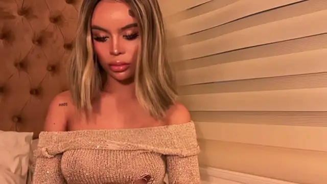 luuvrri_21 - LUUVRRI_21's free webcam - UK Sex Cams