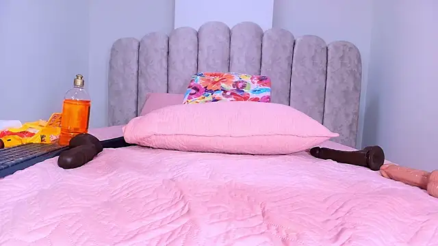 sharlott_miller webcam stripchat model stream image