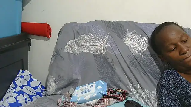 sluttylaura21 webcam