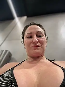 ZhenjaPoledance webcam