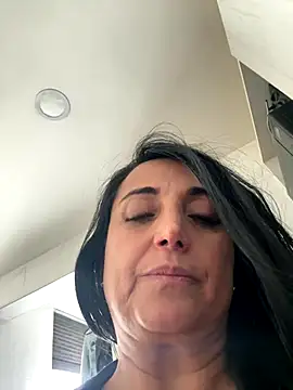 Webcam Model (hotadhara01)  is live.Free join now!