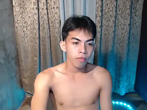 Urhotsilverboy webcam