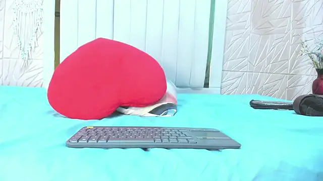 Rebecca_Mitchell webcam