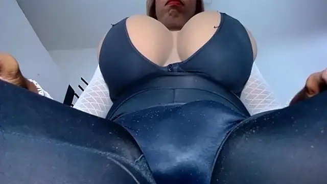 valentinabigcock23 webcam