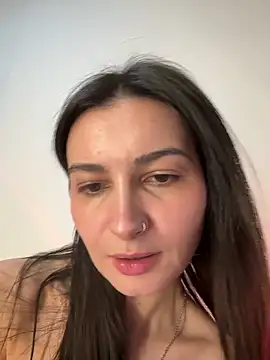 Webcam Model (lunalovelee)  is live.Free join now!