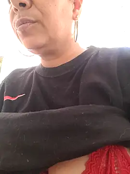 Scarlet_curly webcam