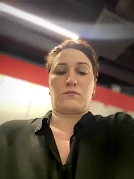 ZhenjaPoledance webcam