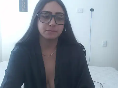 camila_rouswhyth webcam