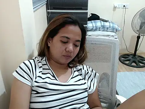 xTheLastVIRGINx webcam