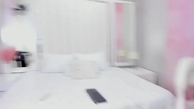 NICOL_SMALL webcam stripchat model stream image