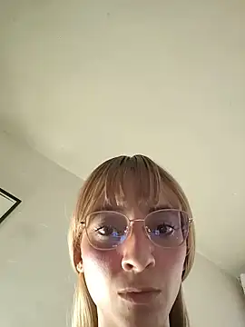 Webcam Model (Dani-peggin)  is live.Free join now!