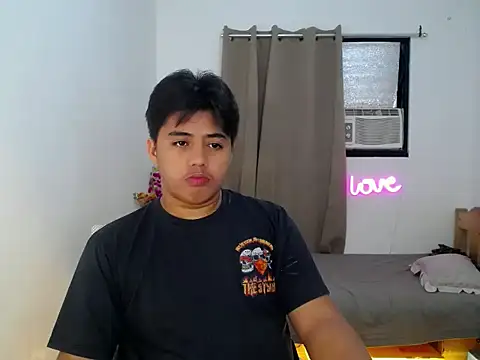 Hugecock2hundle_intown