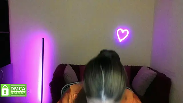 Alicia_redfollow webcam