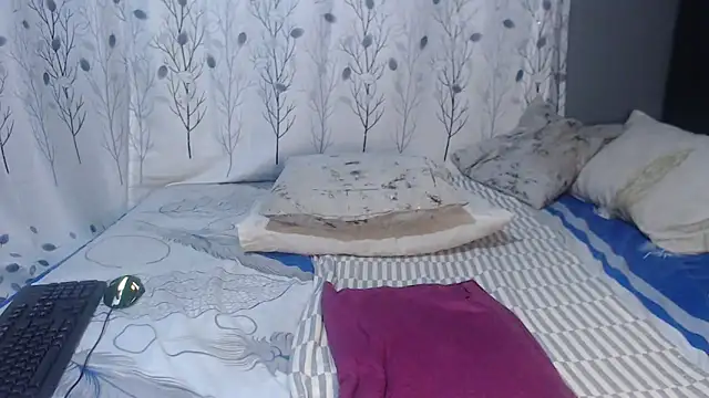 SEXYHUGEASS21 webcam