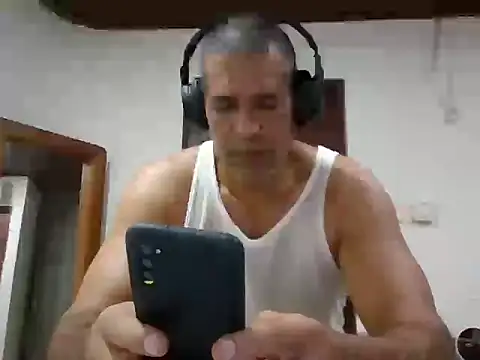 jackbigcock11 webcam