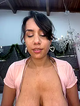 PilarJones_ webcam