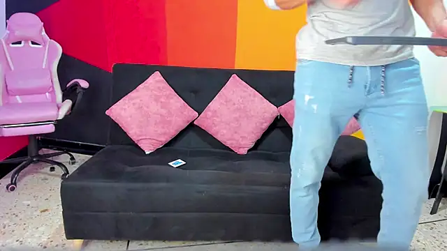 alessiovitale (M twink) - Sexy striptease + Muscle body tour 💪