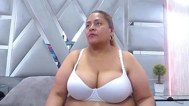 MonzerratBoyer webcam