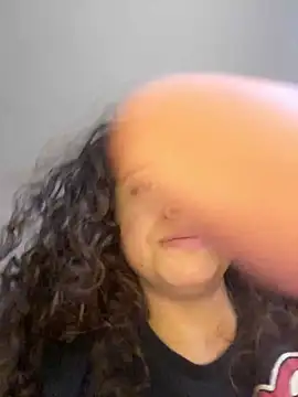 Lucy_YupiSweet webcam