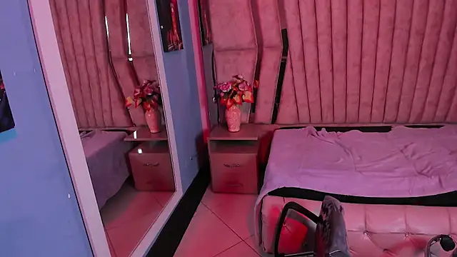 _Isabella_Moon_ webcam