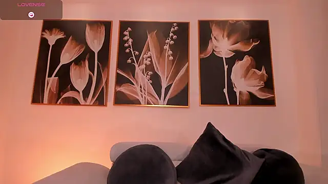 IsabellaMoreau webcam