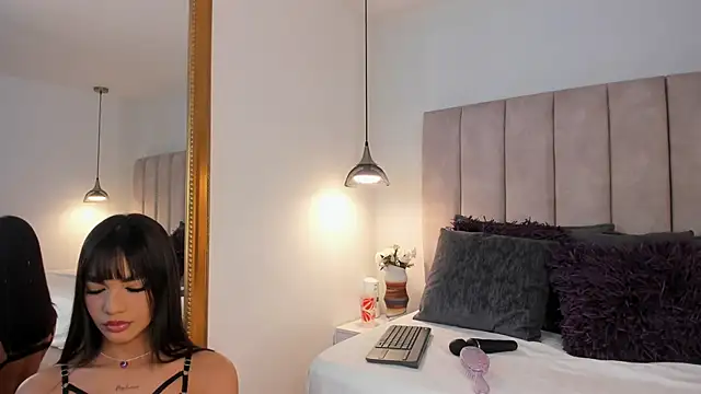 arianaa_miller_ webcam