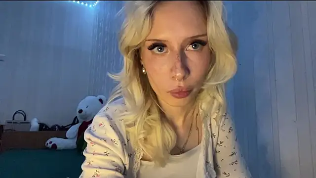 Twist_drip_blonde webcam