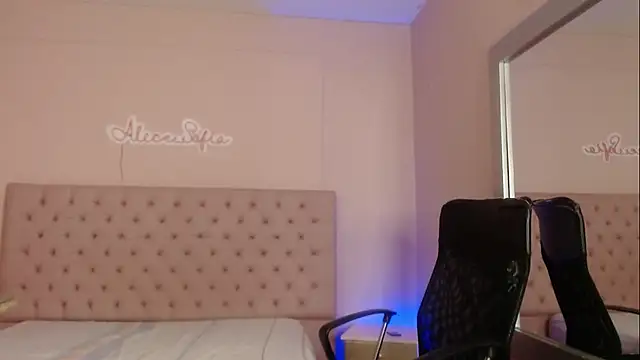 alice_sofia webcam