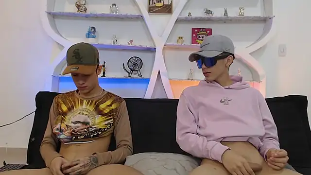 THREE_GUYS_HOT webcam