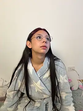 Bonniepark live cam screenshot female from Colombia on Clip20 – Short Porn Clips & Live Cams