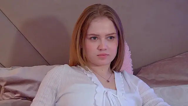 SelinSwarovski webcam