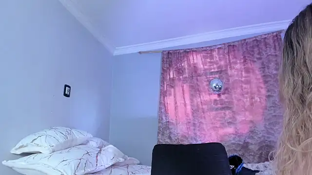 Pamela_Squirtt webcam