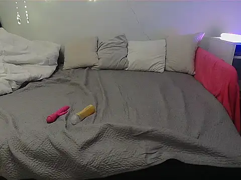 Hornygirl21115 webcam