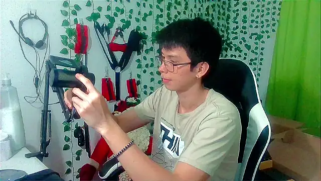 andy_gray (M young) - LICK MY ARMPITS