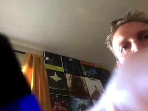 Thickwhitetight webcam