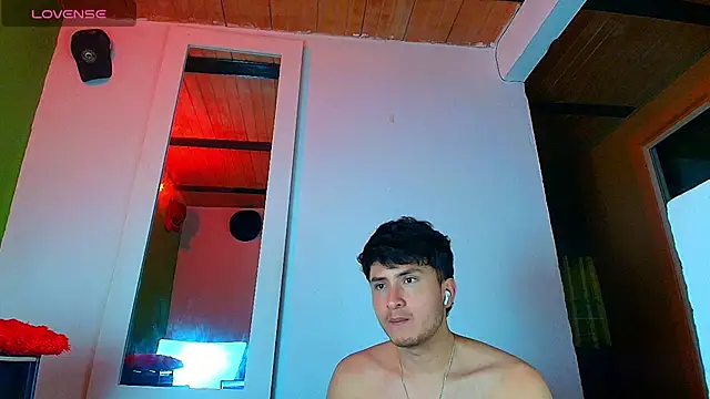 santyago_taylor webcam