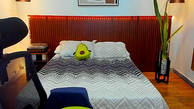 KatherineBond webcam