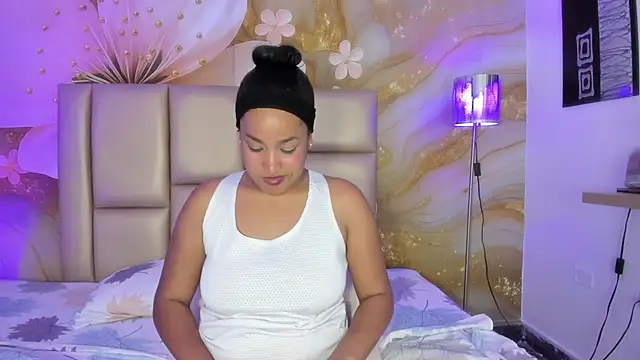 NahomiWalker_ webcam