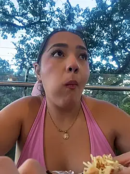 Hannahpradaa_ webcam