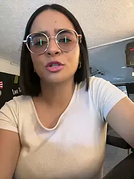 HANNAHBAKER00 webcam