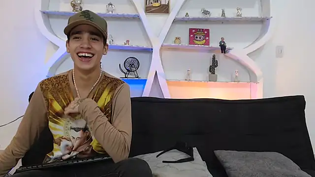 THREE_GUYS_HOT webcam