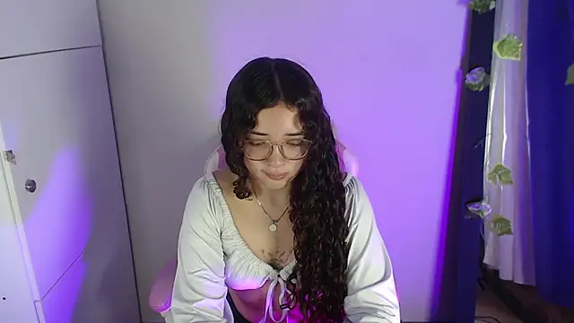 zoesinclair_5 - ZoeSinclair_5's free webcam - UK Sex Cams