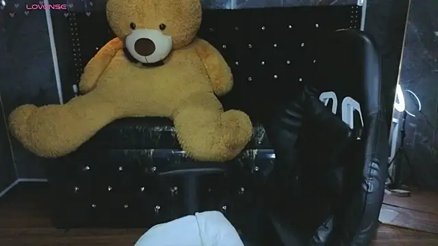 Pink_tattoo_b webcam