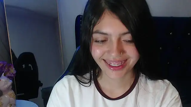 cami_goddess_r webcam stripchat model stream image