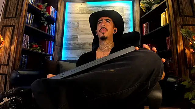 Donovan_Desmond webcam