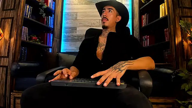 Donovan_Desmond webcam