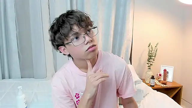 honeymoon_sariel (M twink) - Put lubex in your hole and show close up