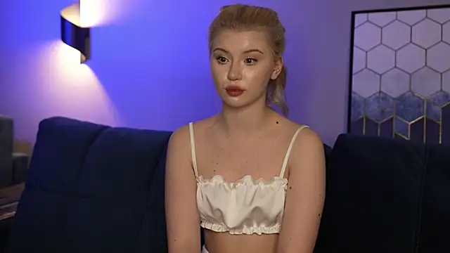 ashleynikoo (F teen) - wink at you💖