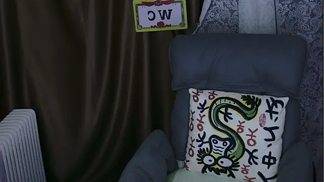 huanxbaby (F young) - 谢谢大哥们的支持，心心跳舞很好看，哥哥们支持一个灯光吧