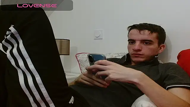 tombgy07 (M young) - goal naked